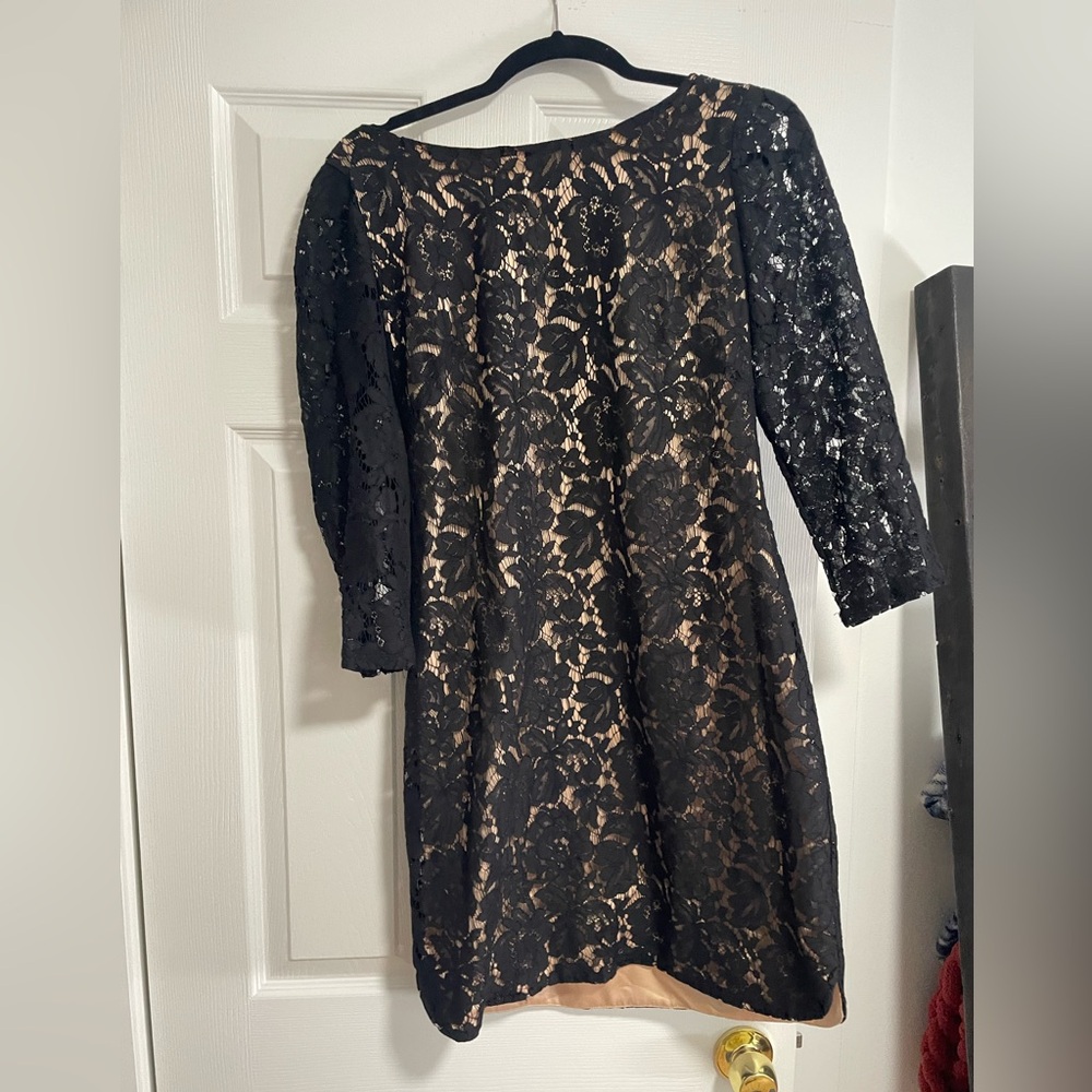 Vince Camuto Black Lace 3/4 sleeve Women's dress with Nude Underlay Size8